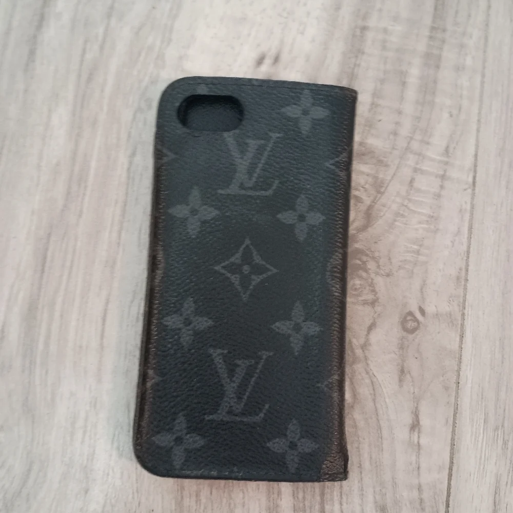 Authentic Louis Vuitton Monogram Phone Folio Case iPhone 6